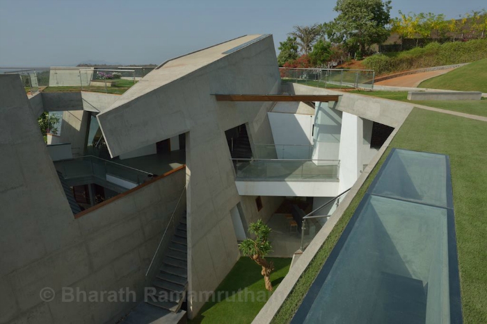Maverick Shutterbugs: Architectural Photographers of India 124