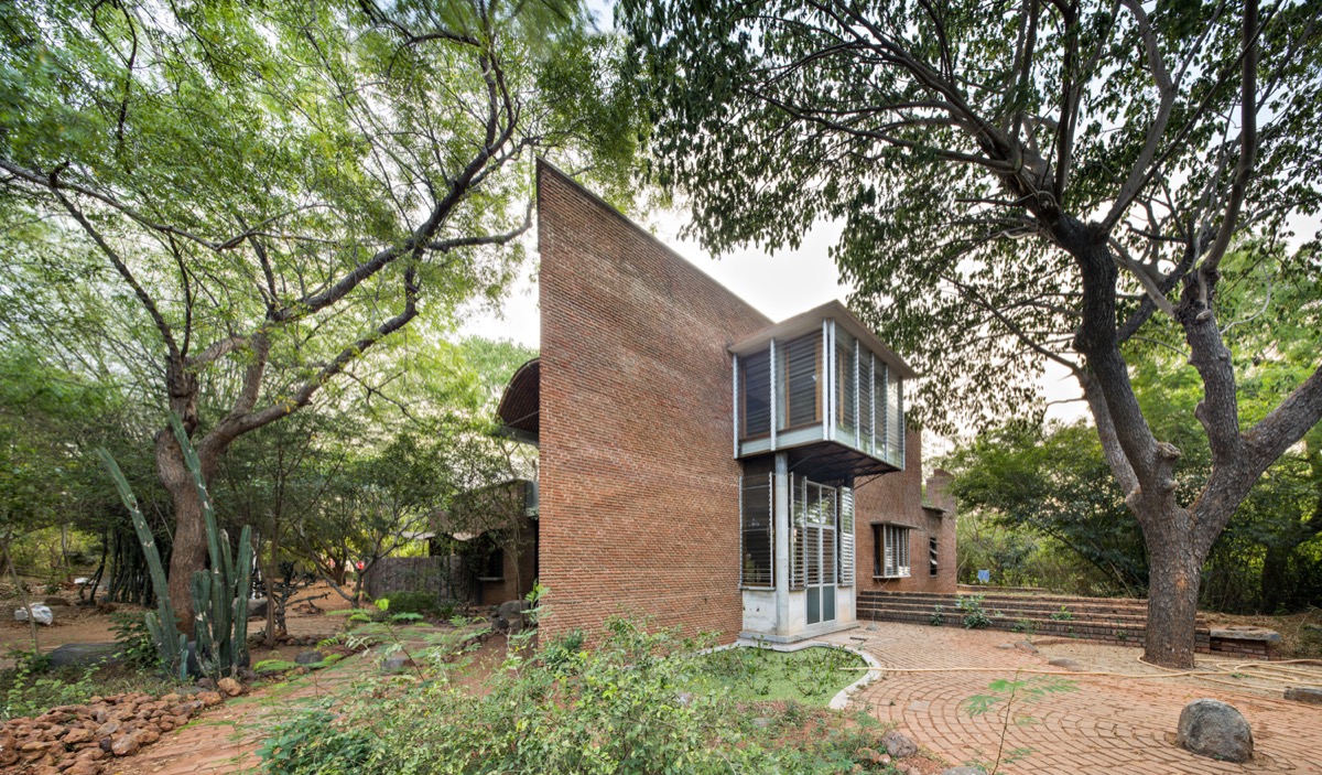 The Wall House - Anupama Kundoo Architects