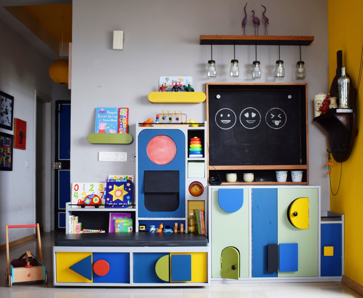 Play station in Colours, Shapes and Forms - A corner for the Toddler