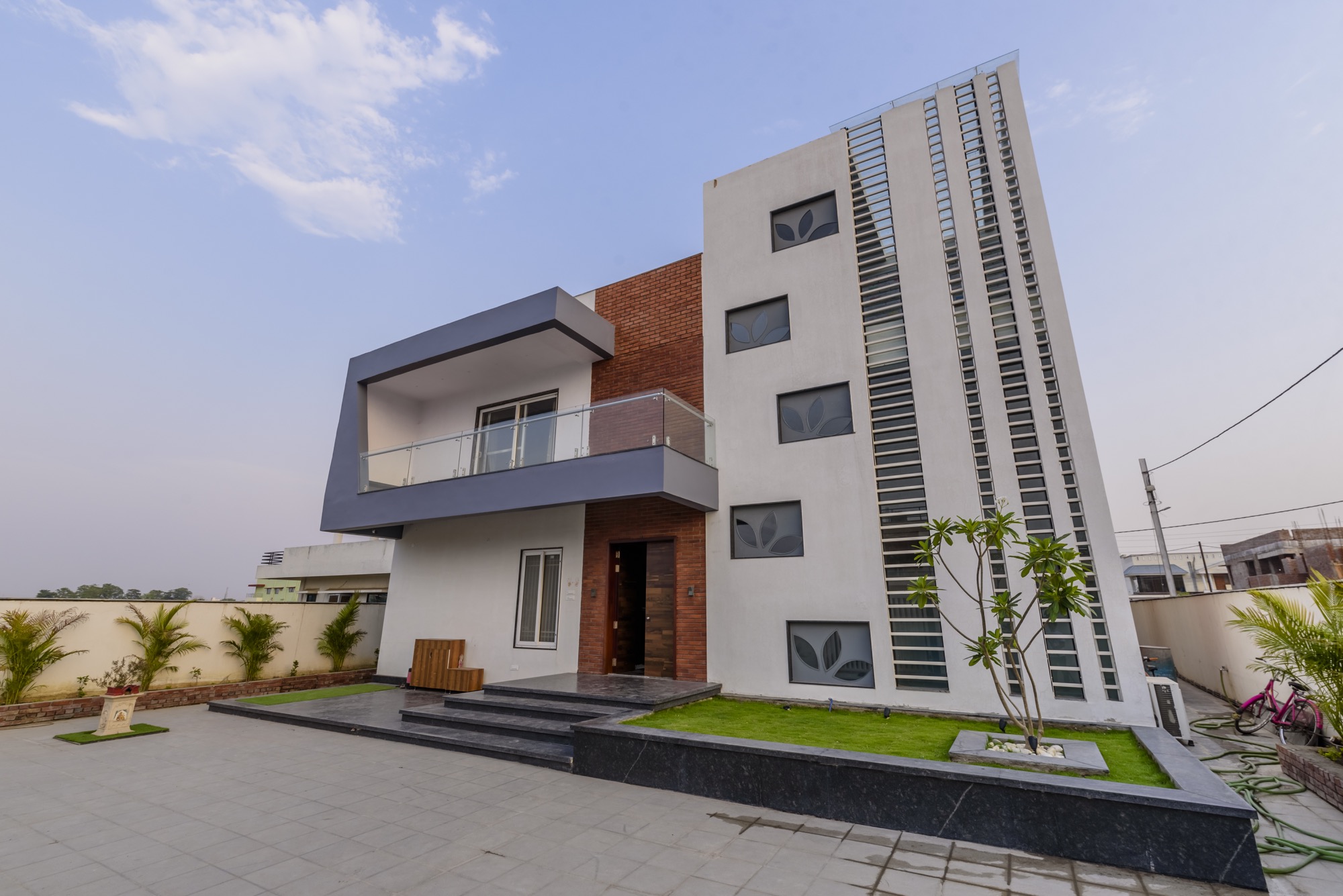 Residence for Mr. Vijay Sankhala Arhcitecture by Rishabh Lunia and Associates