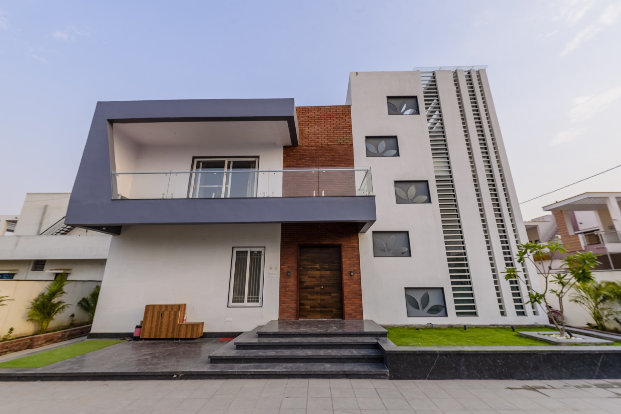 Chandan Villa - Residence for Mr. Vijay Sankhala at Durg, by Rishabh Luniya and Associates 1