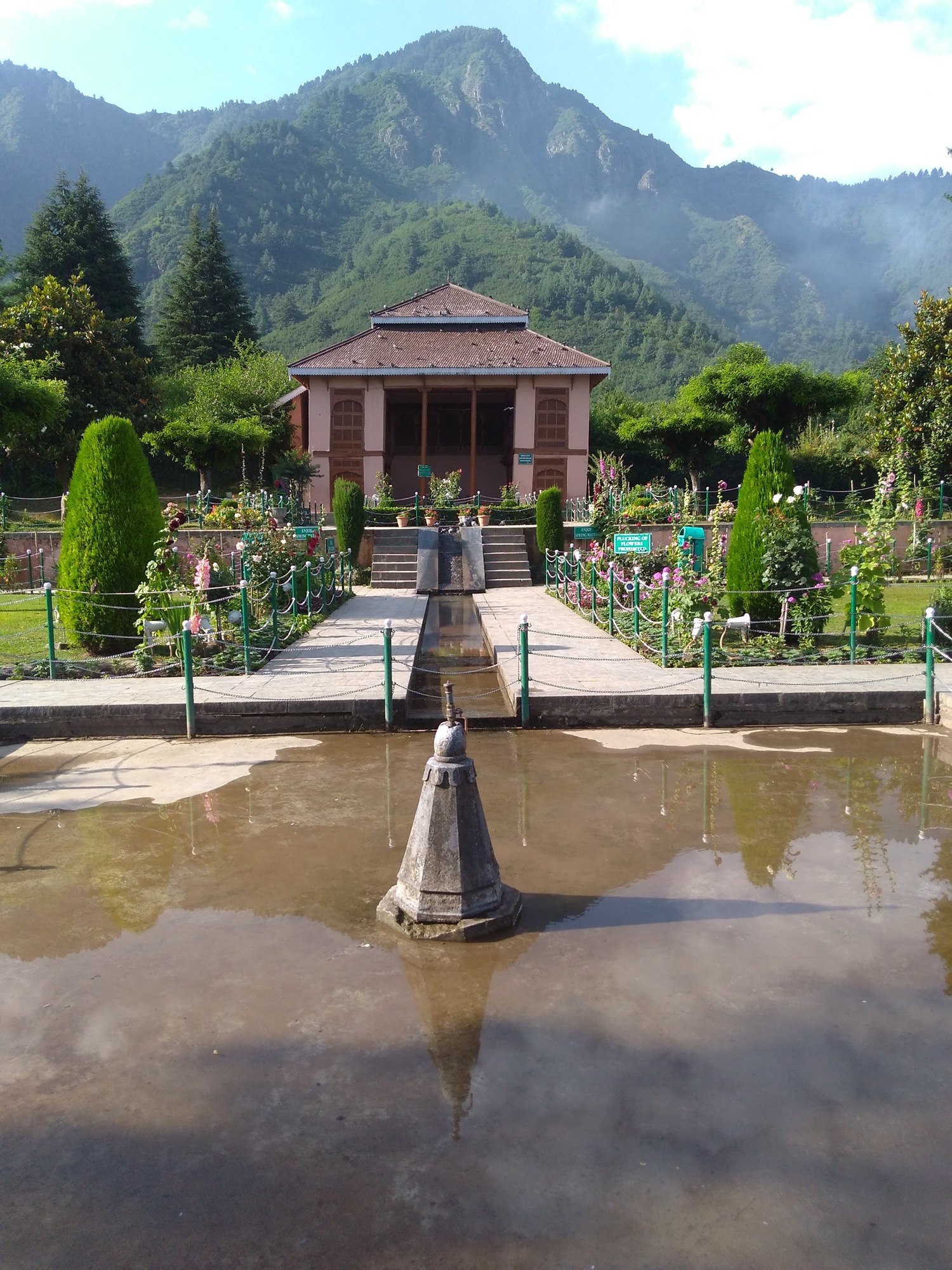 Chashme Shahi at Srinagar