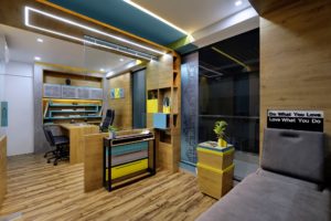 Office space by Manoj Patel Design Studio