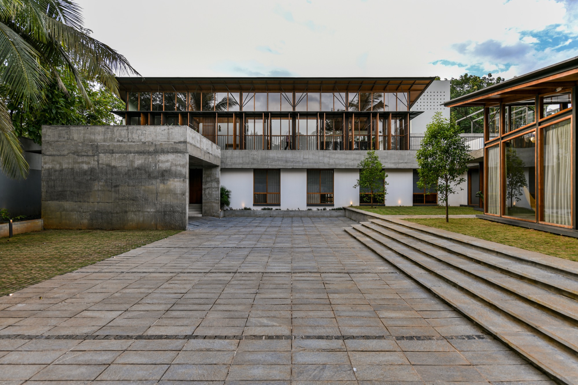 The Skew House, at Kerala, by Thought Parallels Architecture 23