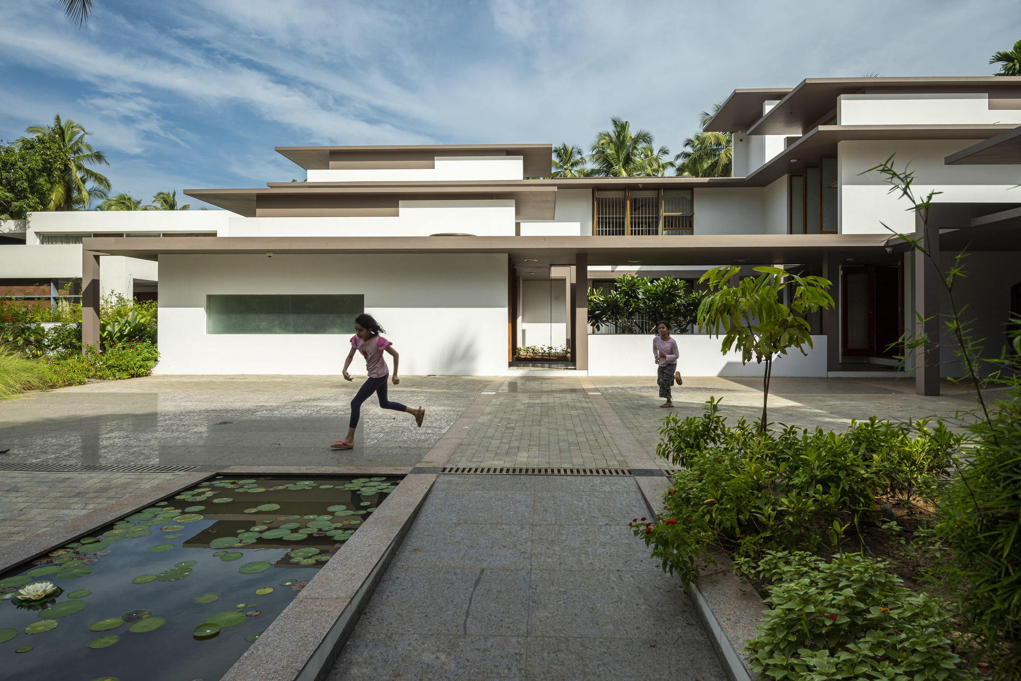 The House Within The Grid, at Thrissur, Kerala, by LIJO.RENY.architects 10