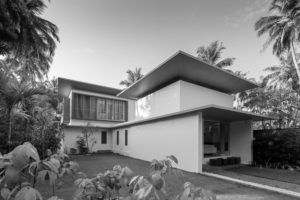 Floating Parasol House - Lijo Reny Architects