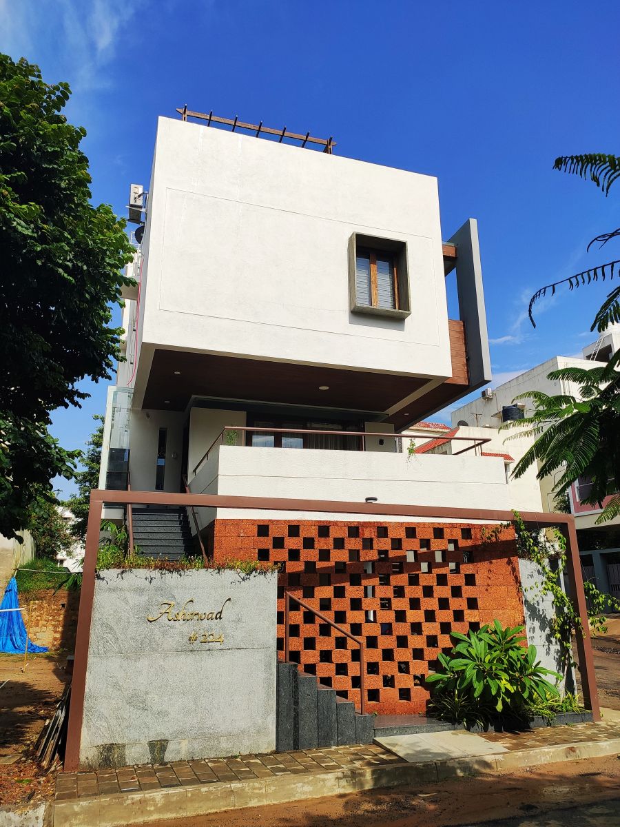House on The Sloping Road, at Bangalore, India, by 6mmdesigns 1
