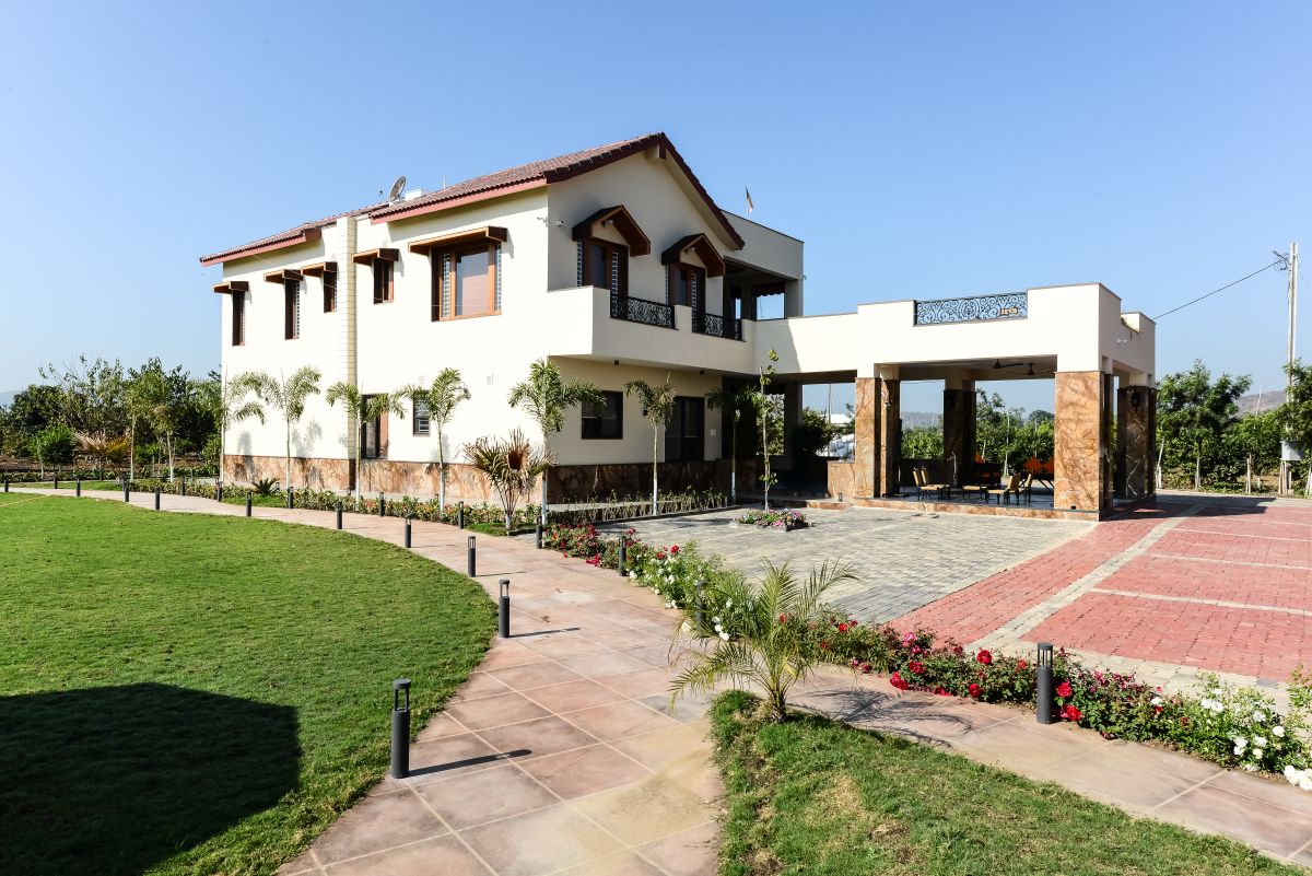 Holiday Home, at Bhopal, by KR Associate