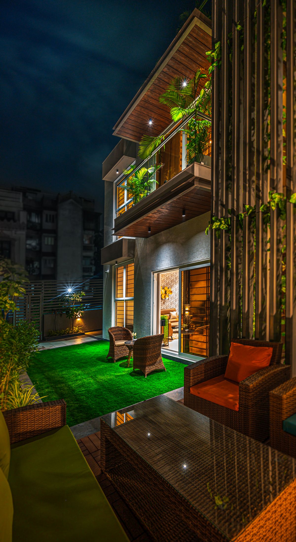 URBAN FRAME HOUSE, at AHMEDABAD, by Shayona Consultant 25