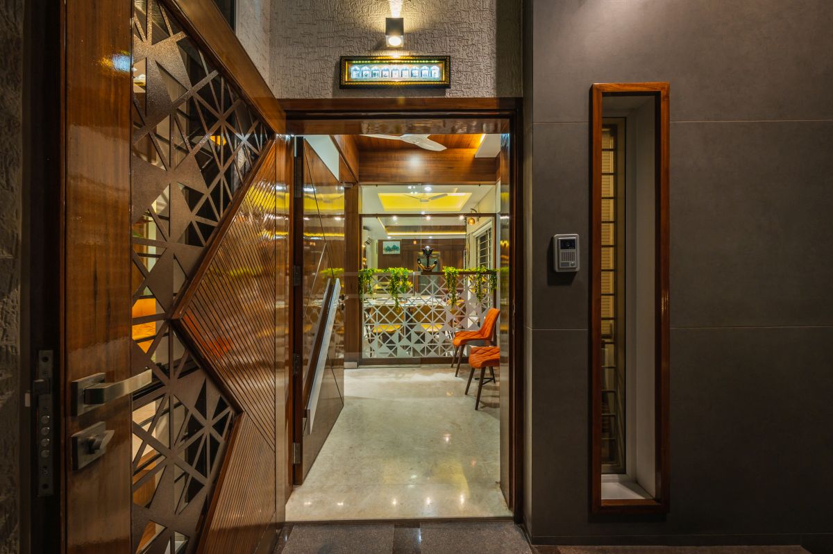 URBAN FRAME HOUSE, at AHMEDABAD, by Shayona Consultant 27