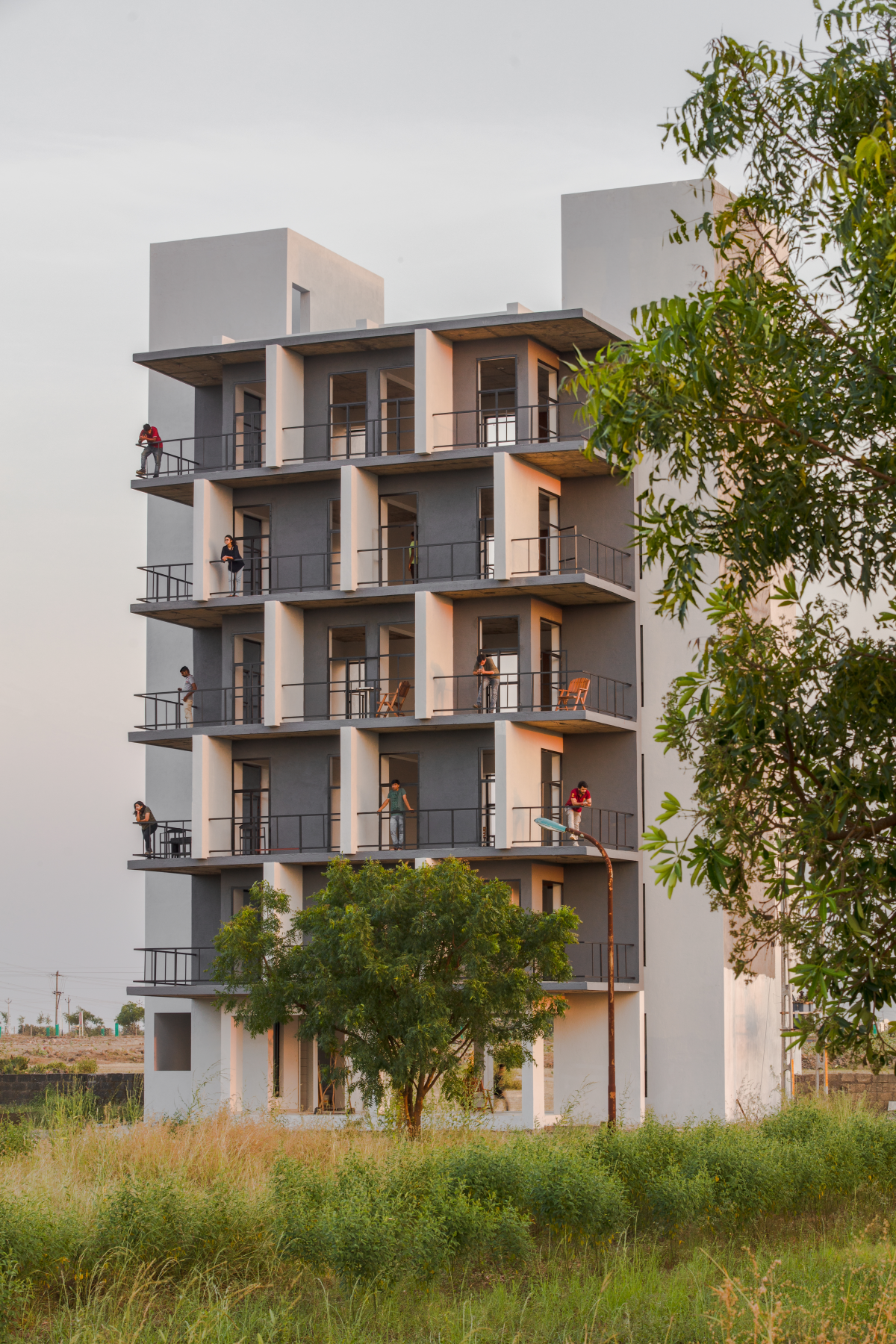 The Flying Walls Hostel, at Rajkot, Gujarat, by Dhulia Architecture Design Studio 26