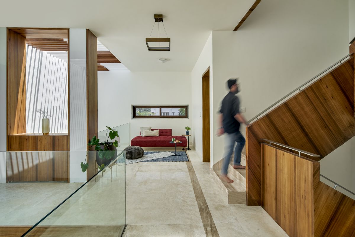 Framed House, at Bangalore, India, by Crest Architects 4