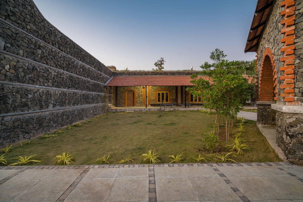 Udan Crematorium, at Amalsad Town, Gujarat, by d6thD design studio | Himanshu Patel 43