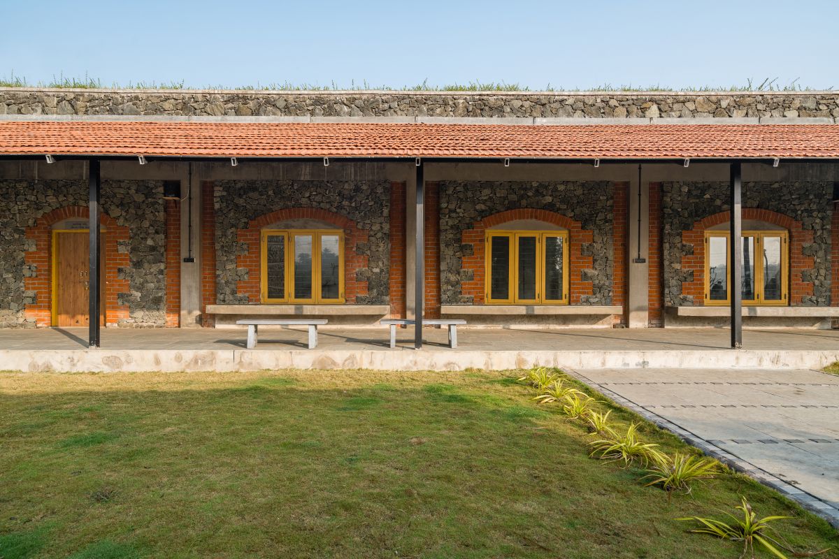 Udan Crematorium, at Amalsad Town, Gujarat, by d6thD design studio | Himanshu Patel 47