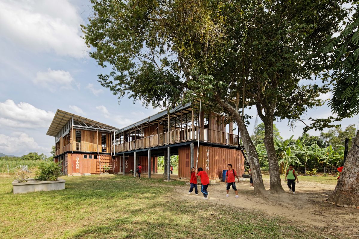 ETANIA GREEN SCHOOL, Beaufort, Sabah, East Malaysia, by billionBricks + Architecture BRIO 1