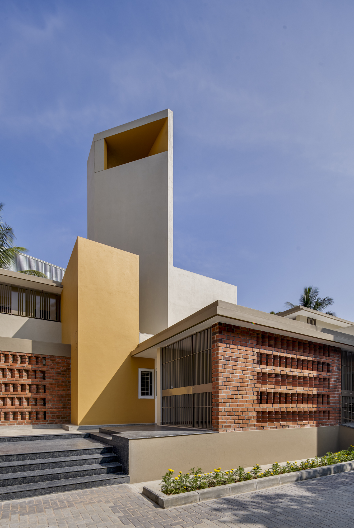 Shanti Sadan at Mysore, Karnataka, by Between Spaces Architects 4