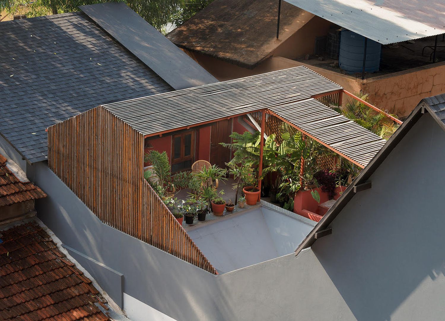 House with Different Roofs - RC Architects