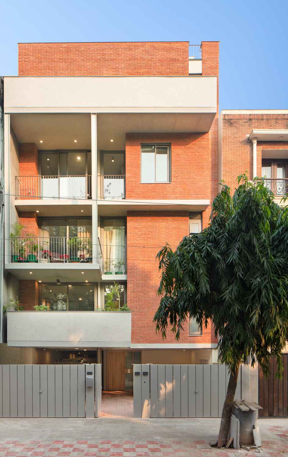 Stacked Courtyard House, New Delhi, by Studio Lotus - ArchiSHOTS ...