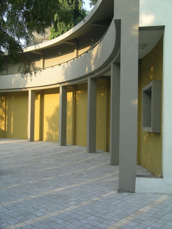 JPAC- Jairamdas Patel Academic Center at the Muljibhai Patel Urological Hospital Campus Nadiad, Gujarat by Indigo Architects 3