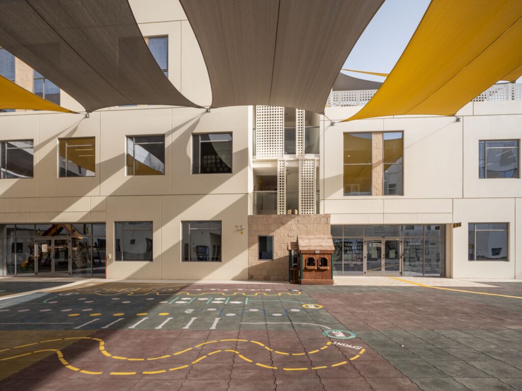 The South View School, Remraam by R+D Studio 9