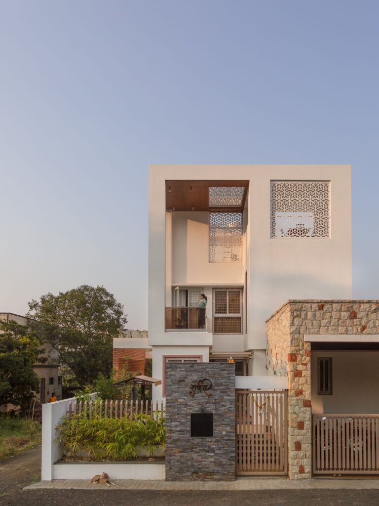 Sharvari, Satara, by Mayur Gandhi and Associates 3