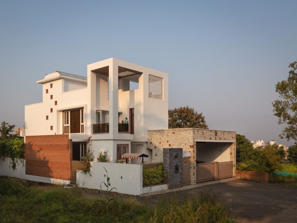 Sharvari, Satara, by Mayur Gandhi and Associates 1