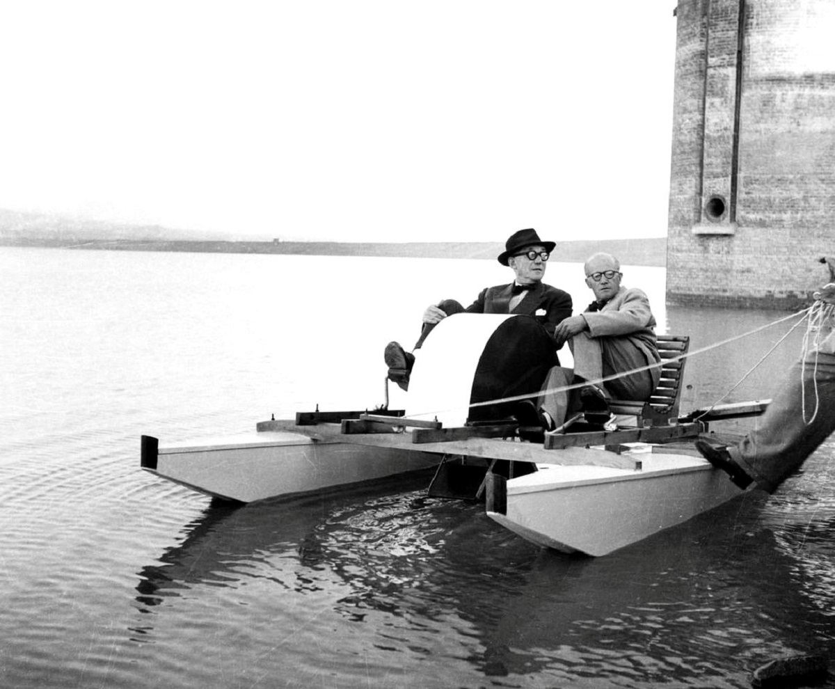 Le-Corbusier-and-Pierre-Jeanneret-enjoying-boating-in-the-Sukhna-Lake