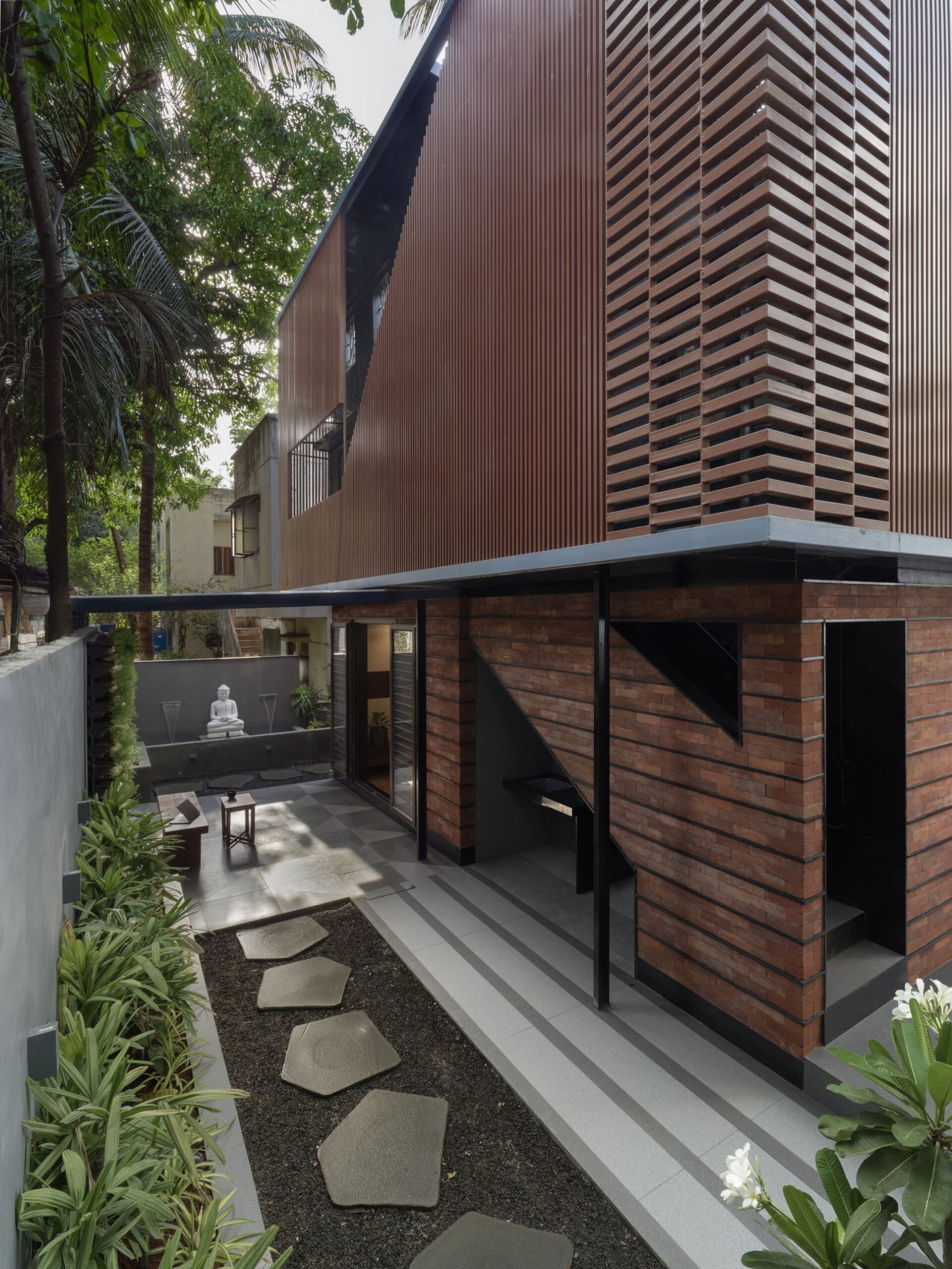 The Brown Envelope, Pune, by Alok Kothari Architects 17