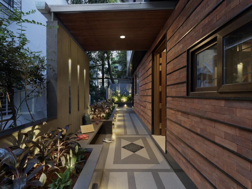 The Brown Envelope, Pune, by Alok Kothari Architects 9