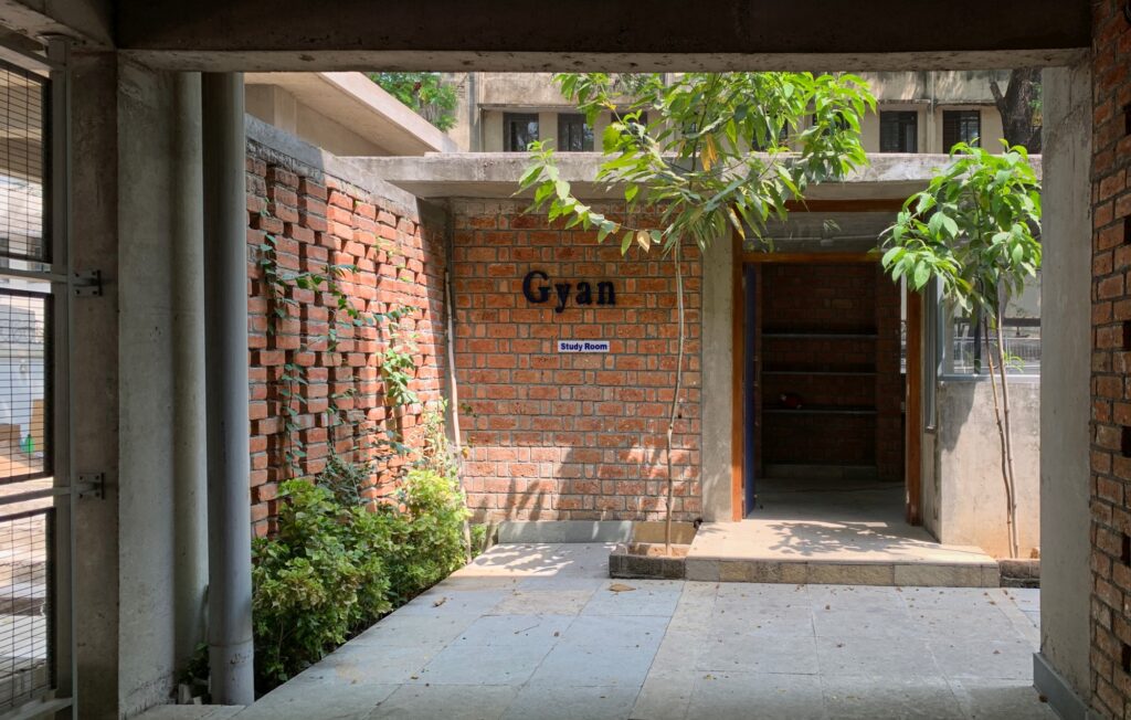 Students' Hostel, Nagpur, by Studioboxx 9