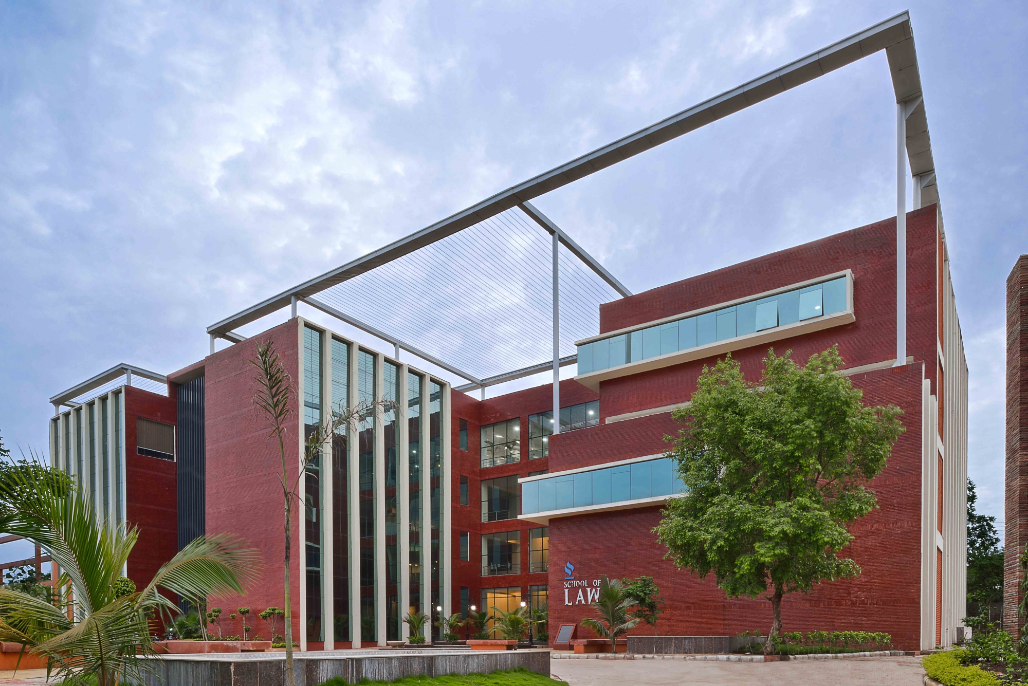 School of Law, Jagran Lakecity University, Bhopal, by 42 MM Architecture
