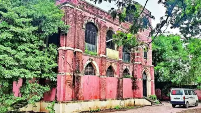 Indian Cricketer Vijay Hazare's bungalow ‘Pushpakoot' on the Brink of Demolition 3