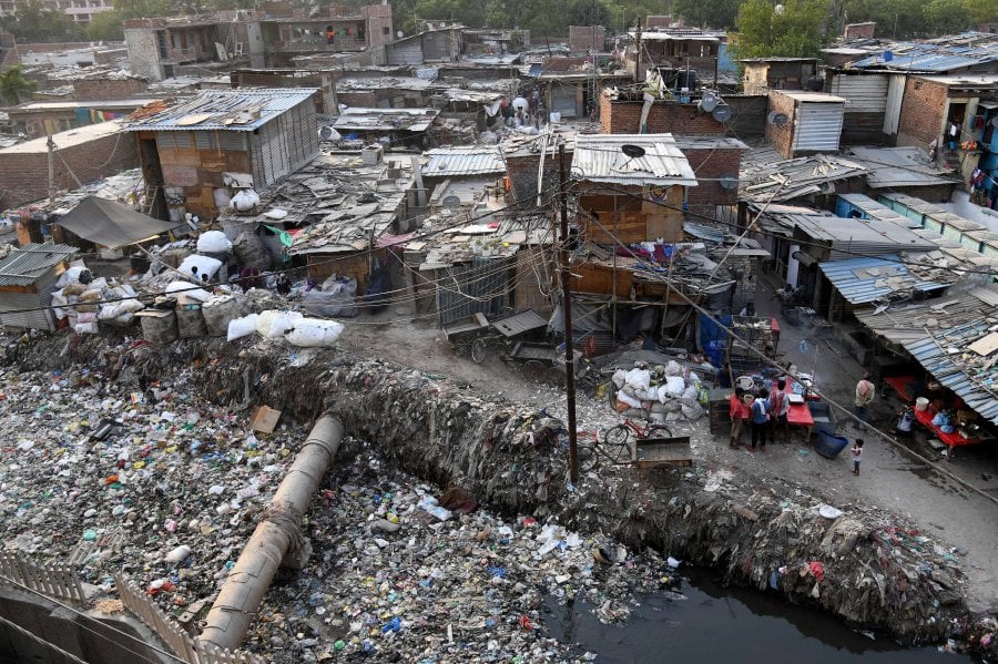 Beyond the Margins: Navigating Slum Redevelopment for the Urban Poor 1