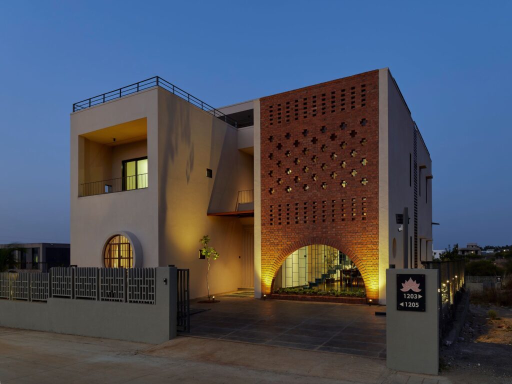 Within Cuboids, Pune, by Alok Kothari Architects 1