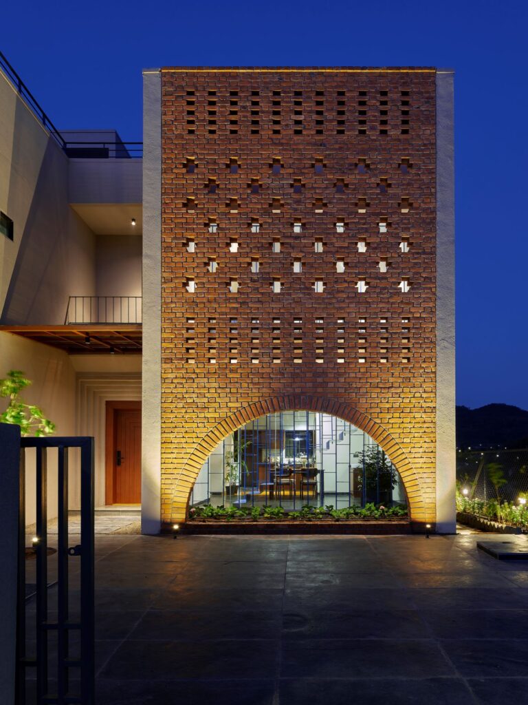 Within Cuboids, Pune, by Alok Kothari Architects 7