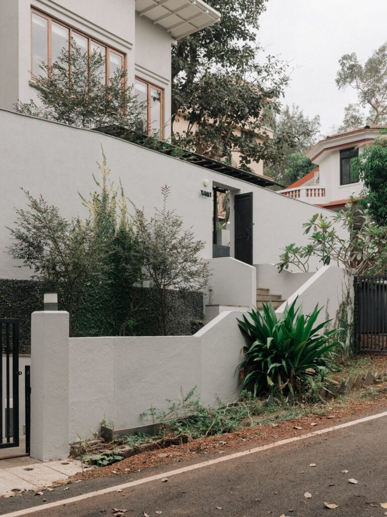 House in Salvador Do Mundo, Goa, by Field Atelier 1