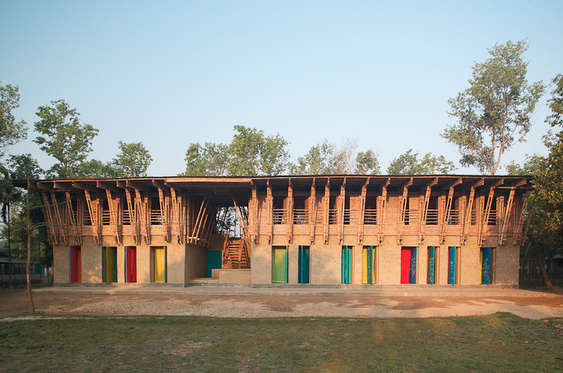 METI School, Rudrapur, Bangladesh, by Anna Heringer and Eike Roswag. Photo by Kurt Hoerbst