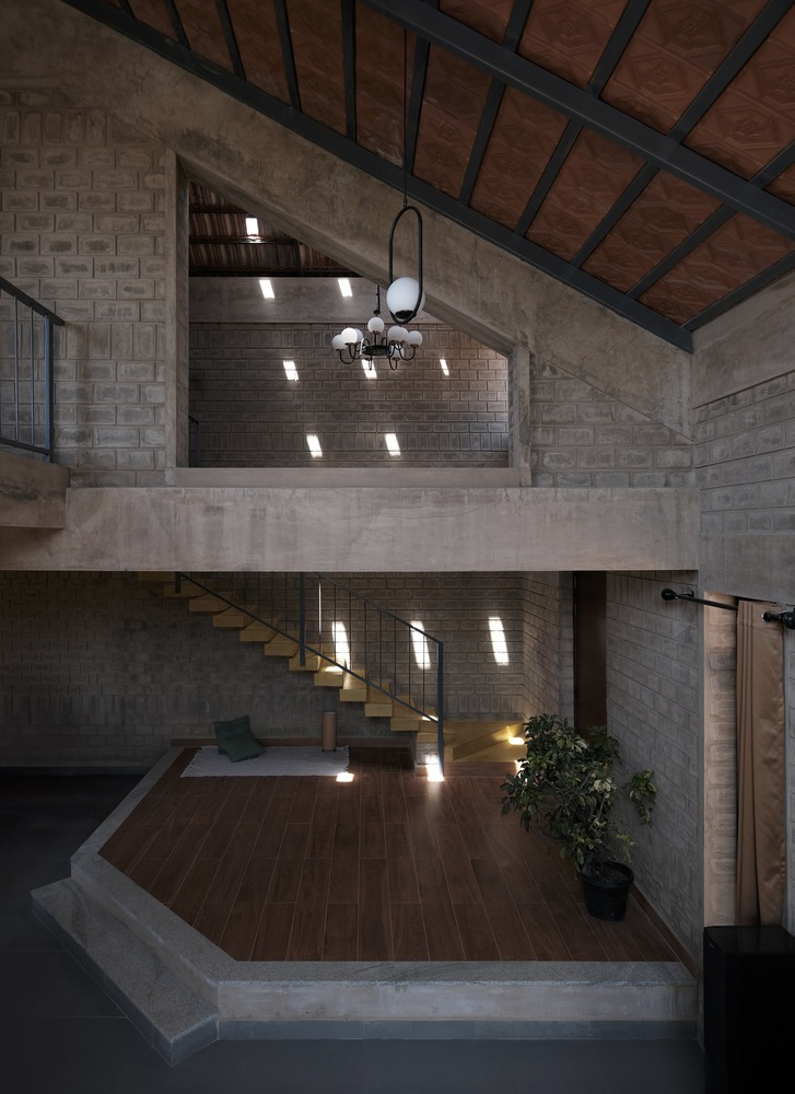 Interior. Boulder House, Shoolagiri, Tamil Nadu, by HabitArt Architecture. Photographs by GeoMorph Studio