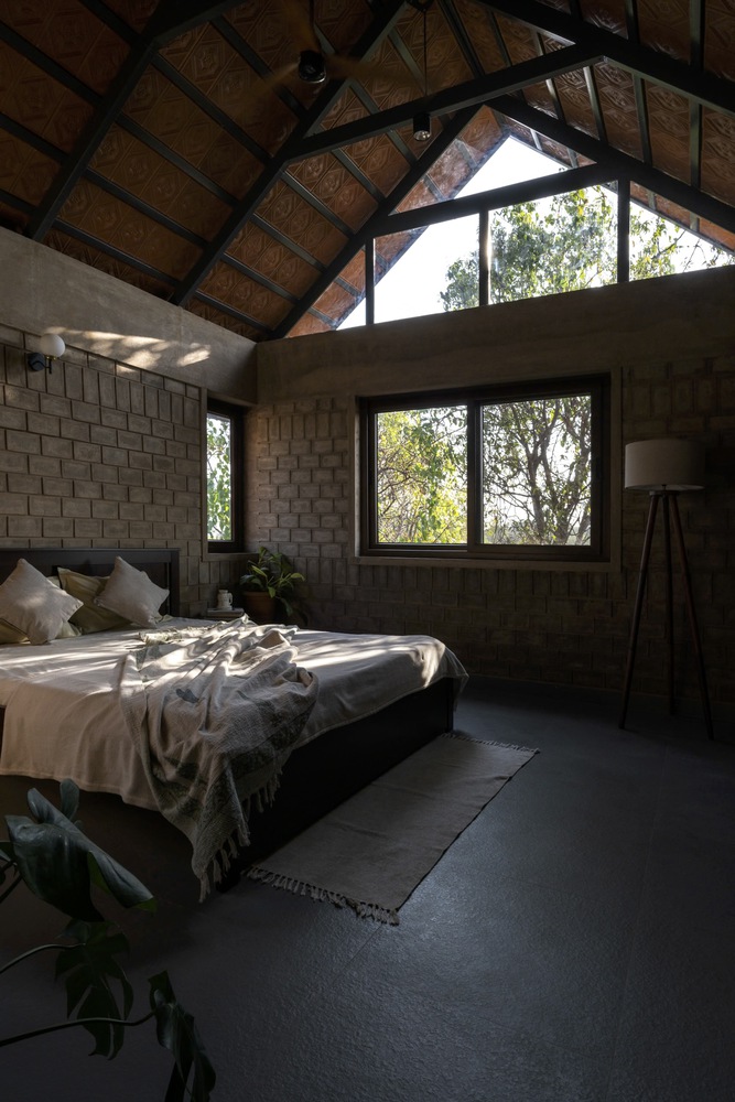 Interior. Boulder House, Shoolagiri, Tamil Nadu, by HabitArt Architecture. Photographs by GeoMorph Studio