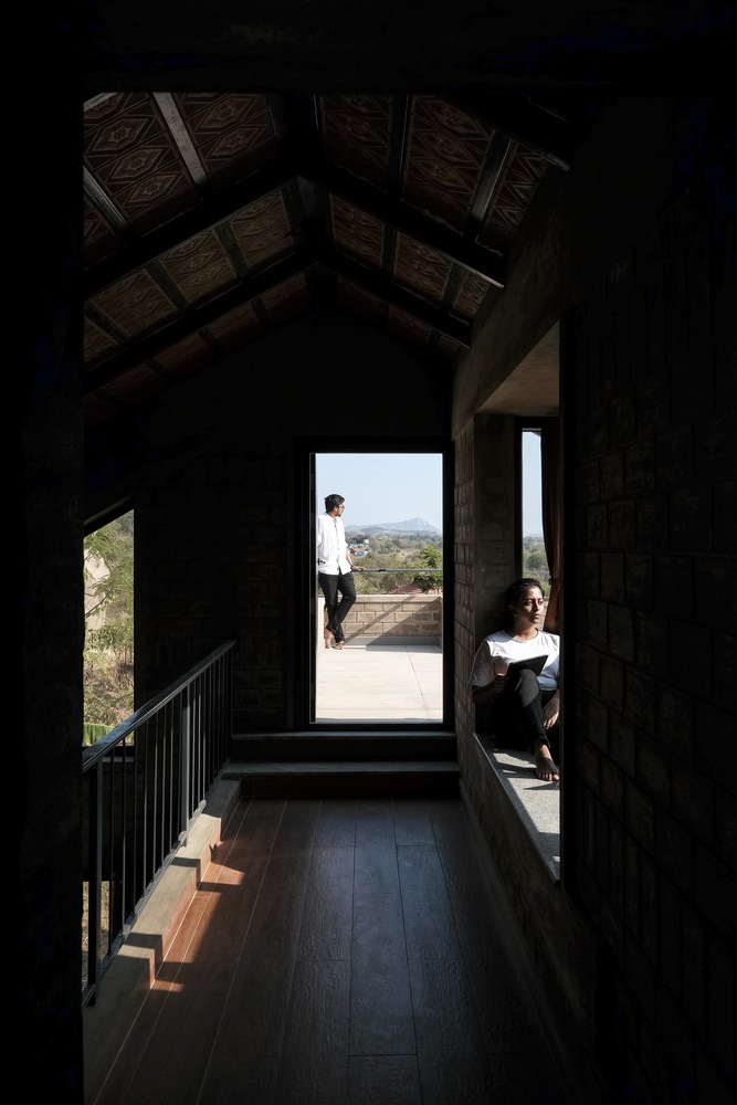 Interior. Boulder House, Shoolagiri, Tamil Nadu, by HabitArt Architecture. Photographs by GeoMorph Studio