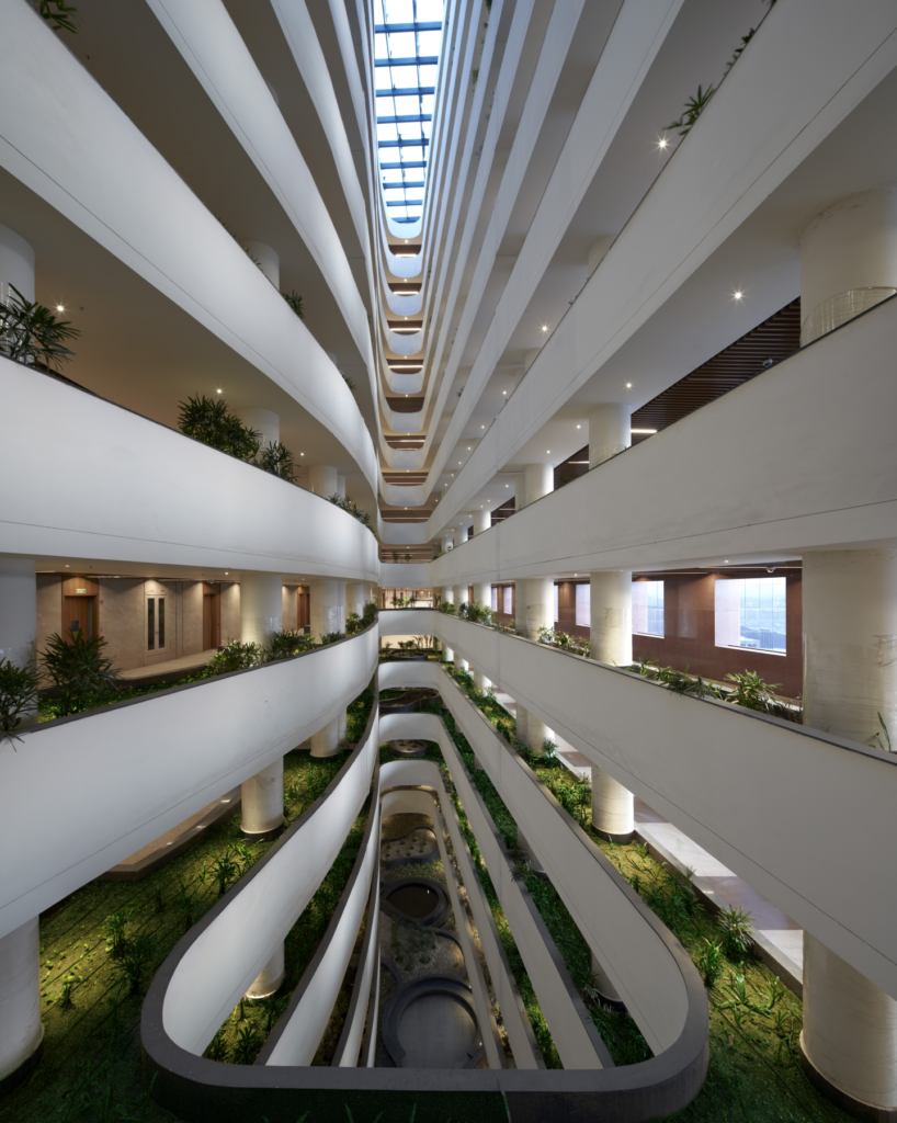 Surat Diamond Bourse, Gujarat, by Morphogenesis. photography by Edmund Sumner