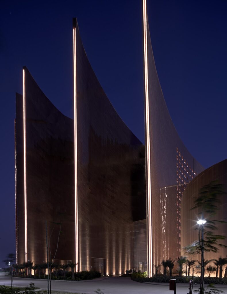 Surat Diamond Bourse, Gujarat, by Morphogenesis. photography by Edmund Sumner