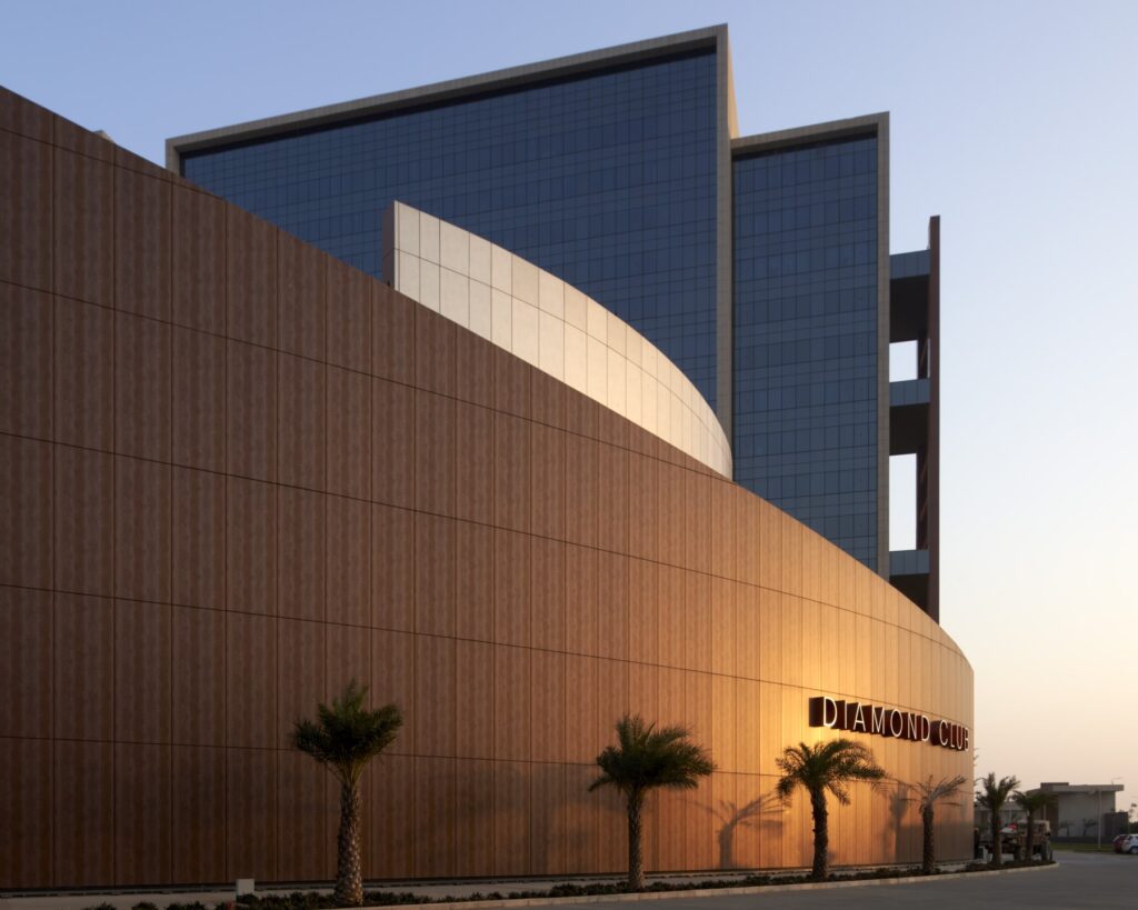 Surat Diamond Bourse, Gujarat, by Morphogenesis. photography by Edmund Sumner