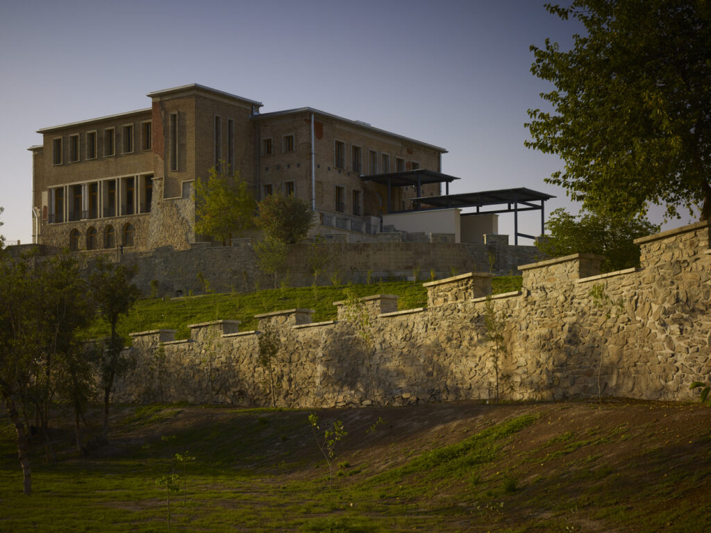 Exteriors. Chihilsitoon Garden Project by Aga Khan Trust for Culture. © Simon Norfolk / Aga Khan Trust for Culture