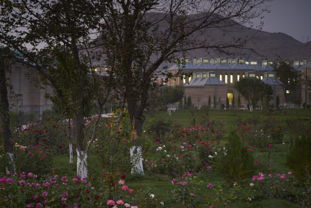 Gate one. Chihilsitoon Garden Project by Aga Khan Trust for Culture. © Simon Norfolk / Aga Khan Trust for Culture