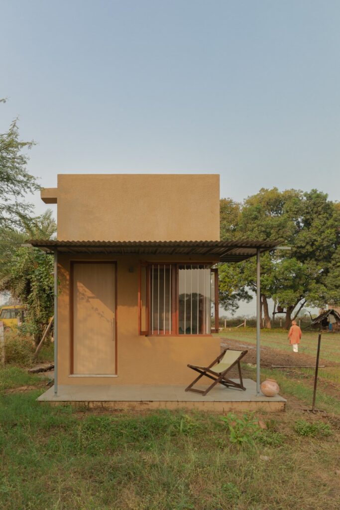 East Façade. Tiny House by Harshit Singh Kothari, Tanvi Jain. © The Space Tracing Company