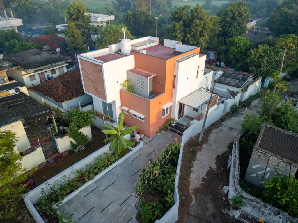 Humble Residence, Warangal, Andhra Pradesh, By Configoo Spaces 11 Humble Residence, by Configoo Spaces. © Inscribe Studio and Configoo Spaces