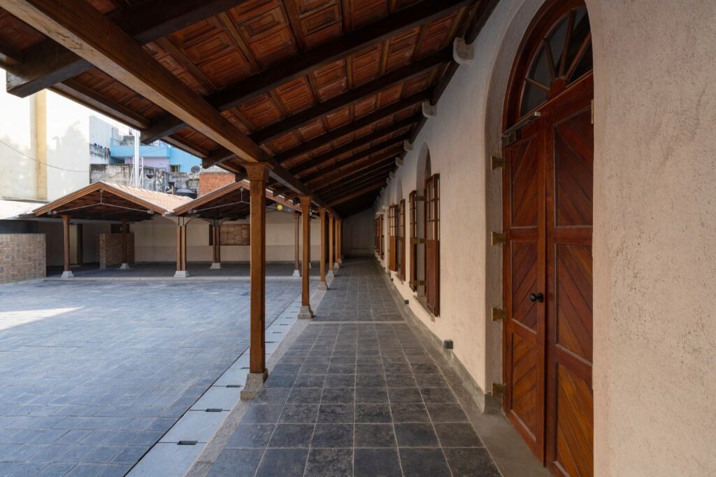 "The quiet elegance of the renovation has adequately paid homage to Sabha’s historicity." —Suchitra Deep reviews Sabha's restoration by Hundredhands 14 "The quiet elegance of the renovation has adequately paid homage to Sabha’s historicity." —Suchitra Deep reviews Sabha's restoration by Hundredhands 13