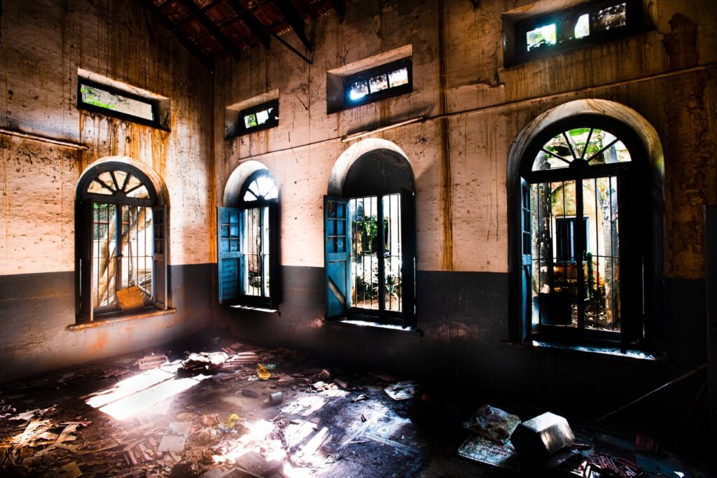 "The quiet elegance of the renovation has adequately paid homage to Sabha’s historicity." —Suchitra Deep reviews Sabha's restoration by Hundredhands 6 Sabha - Slope or Hall B © Vivek Mathew (2)