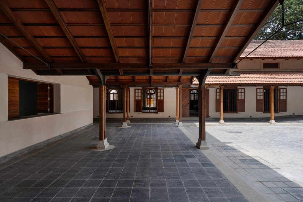 "The quiet elegance of the renovation has adequately paid homage to Sabha’s historicity." —Suchitra Deep reviews Sabha's restoration by Hundredhands 20 "The quiet elegance of the renovation has adequately paid homage to Sabha’s historicity." —Suchitra Deep reviews Sabha's restoration by Hundredhands 19